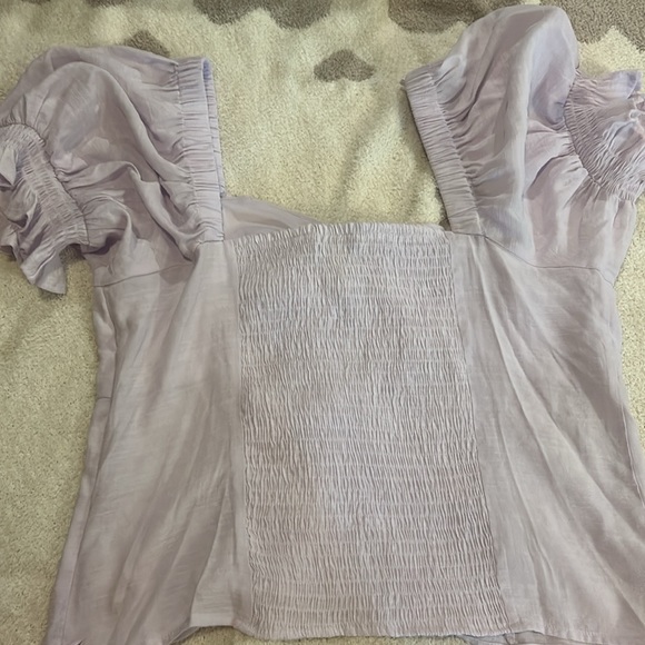 Lavendar puff sleeve top - Picture 5 of 5